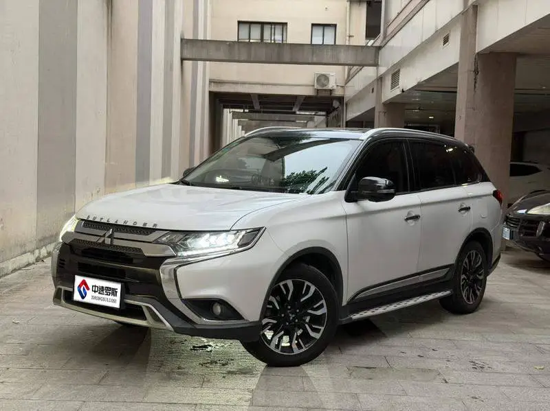 Outlander 2019 2.4L 4WD Premium Edition 7 Seater National V