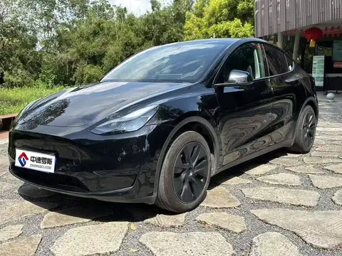 รุ่น Y 2023 rear-wheel drive version