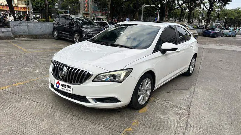 Valeant 2015 Sedan 20T Dual Clutch Luxury Model