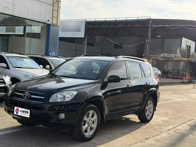 RAV4 Rongfang 2010 2.4L Manual Luxury Upgrade Edition