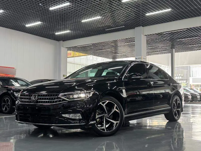 Magotan 2024 2 million units of 330TSI DSG luxury model