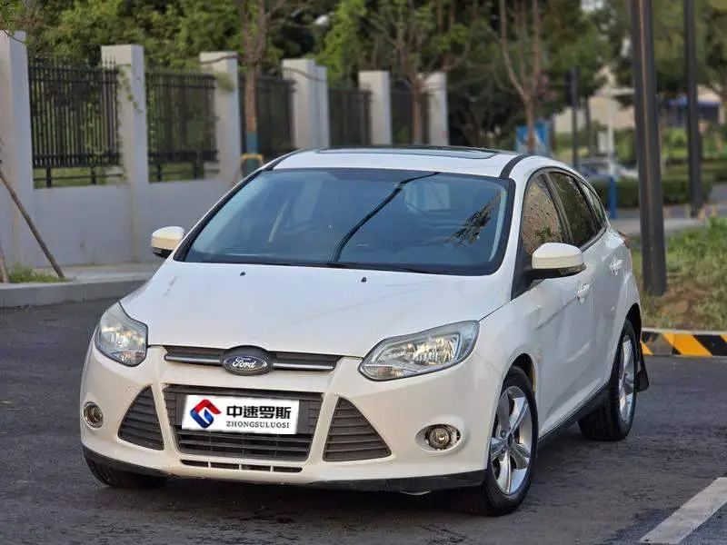 Fox 2012 Hatchback 1.6L Automatic Fashion Edition