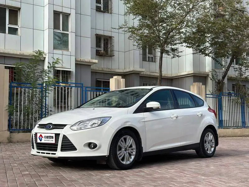 Fox 2012 Hatchback 1.6L Automatic Comfort