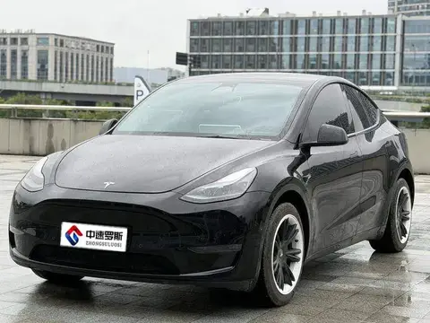 الطراز Y 2023 Long Range All-Wheel نظام الدفع