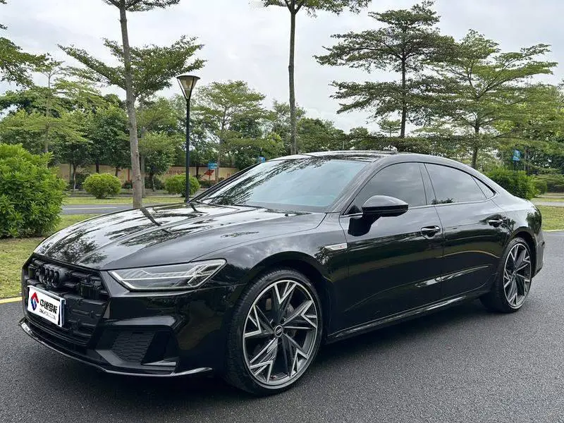 Audi A7L 2023 45 TFSI quattro S-line Black Warrior Edition