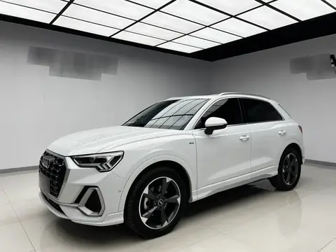 Audi Q3 2022 35 TFSI Stylish and Dynamic