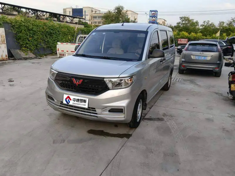 Wuling Hongguang V 2019 1.5L basic model National VI LAR