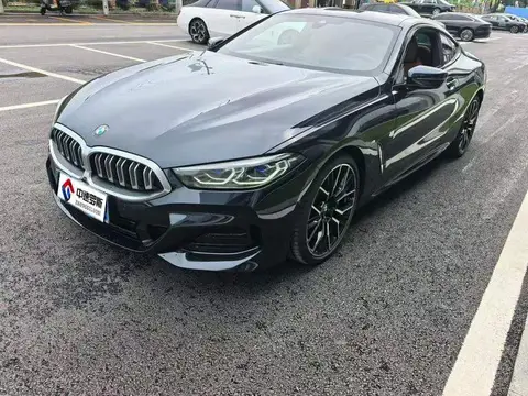BMW 8 السلسلة 2022 840i Coupe M Sport Package