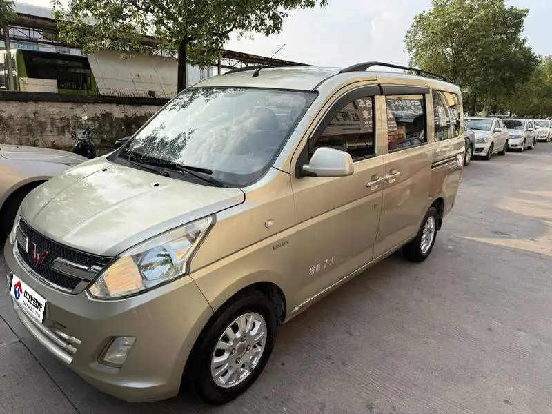 Wuling Rongguang V 2016 1.5L Standard Model