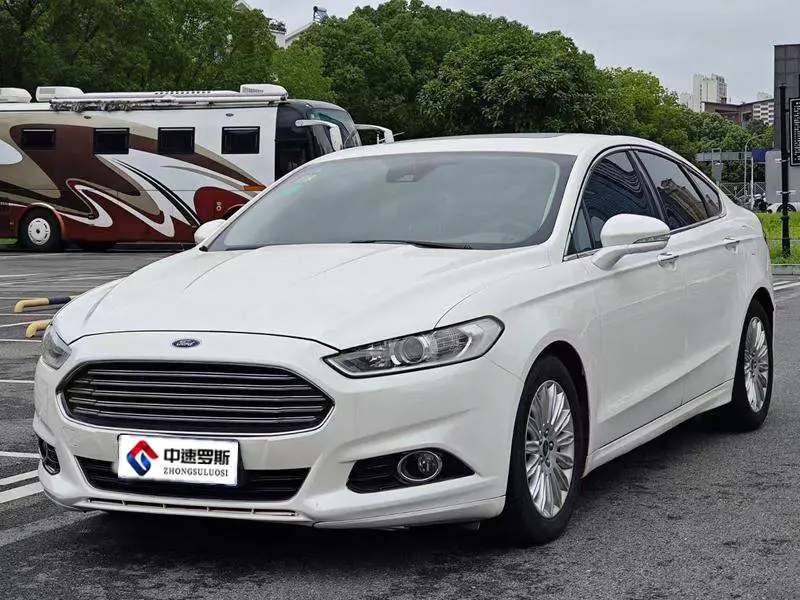Mondeo 2013 2.0L GTDi200 Luxury الطراز
