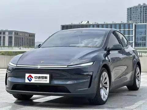 Model Y 2025 Long Range All-Wheel Drive First Edition