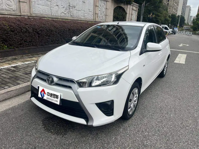 YARiS L 2015 1.5E Automatic Charm Edition