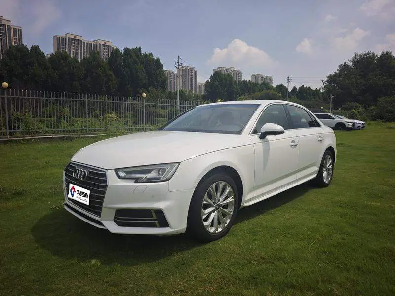 Audi A4L 2019 40 TFSI Progressive National VI