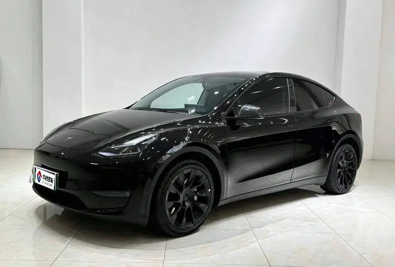 الطراز Y 2023 Long Range All-Wheel نظام الدفع