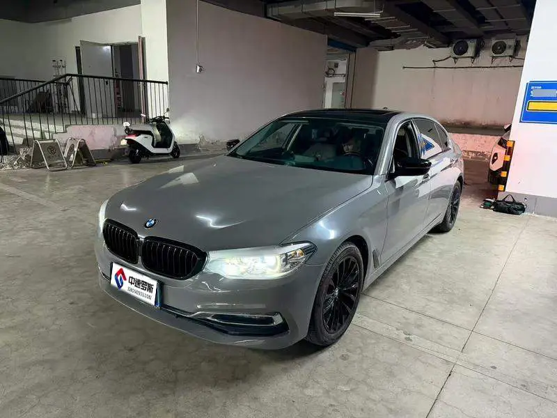 BMW 5 Series 2019 525Li Luxury Package