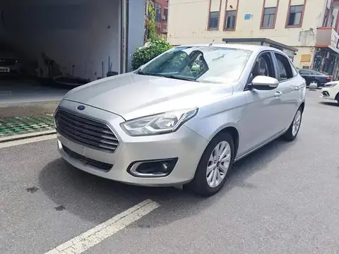 Furis 2015 1.5L Automatic Fashion Modèle