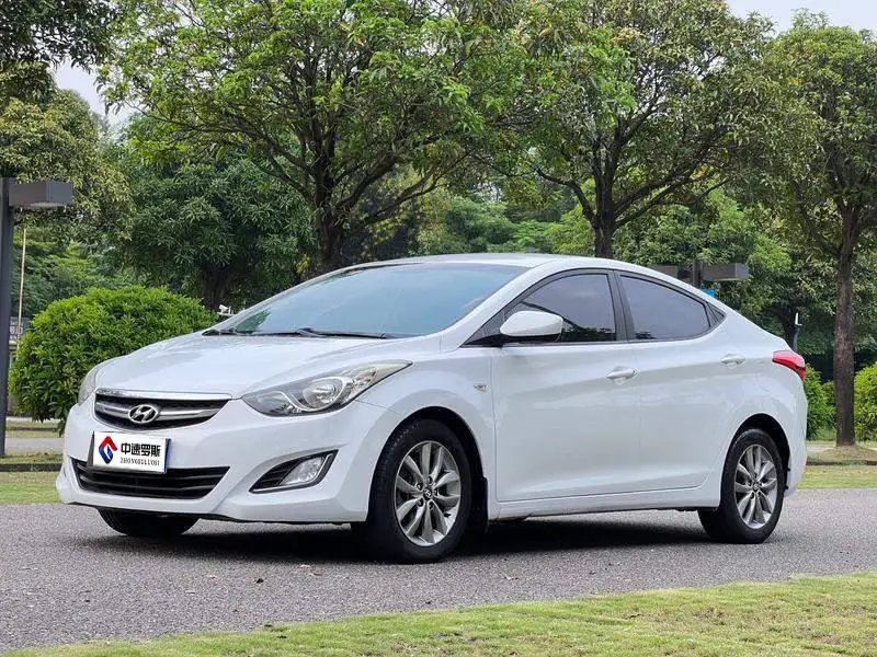 Elantra 2015 1.6L Automatic Fashion Model