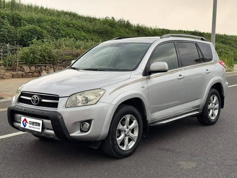 RAV4 Rongfang 2009 2.4L Automatic Luxury Navigation Edition