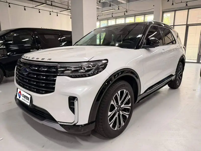 Explorer 2024 2.3T EcoBoost 4WD Titanium Edition 6 Seaters