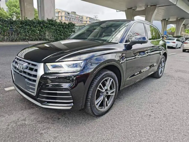 Audi Q5L 2020 40 TFSI facelift: Fashionable model