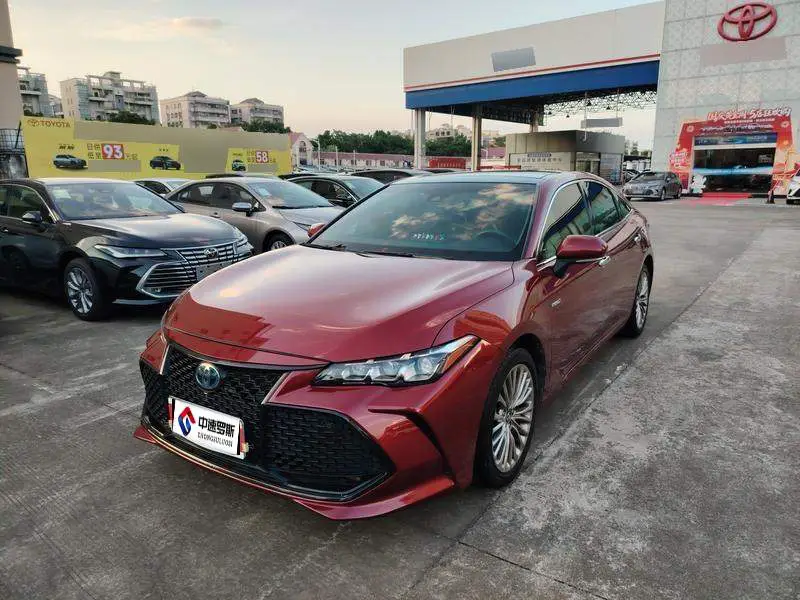 Asian Dragon 2019 Hybrid 2.5L XLE Premium Edition National V