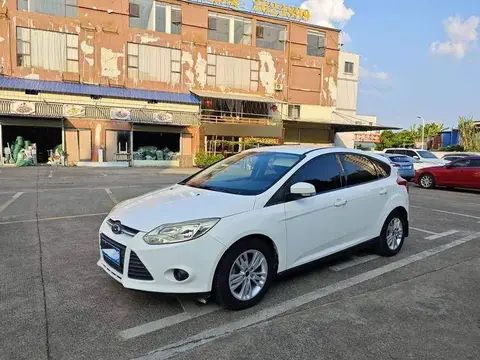 Fox 2012 Hatchback 1.6L Manual Comfort Edition