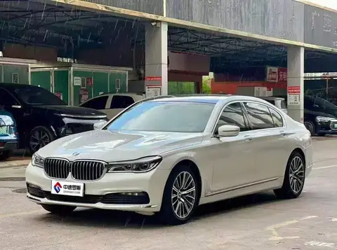 BMW 7 السلسلة 2017 730Li Luxury