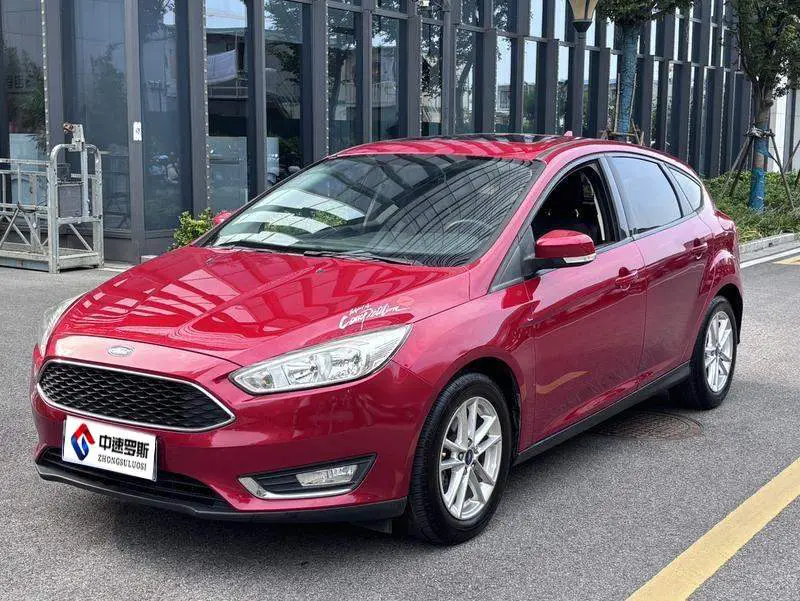 Fox 2017 EcoBoost 180 hatchback automatic elite