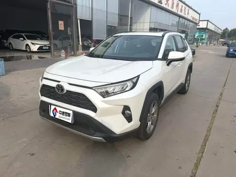 RAV4 Rongfang 2022 2.0L CVT 2WD Fashion Edition