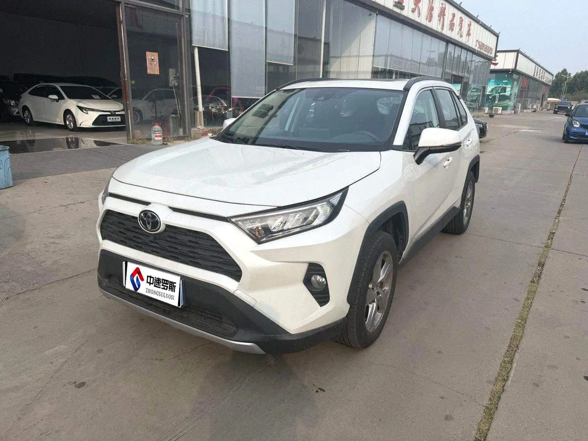 RAV4 Rongfang 2022 2.0L CVT 2WD Fashion Edition