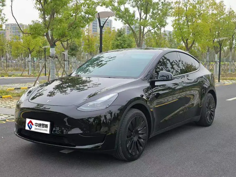 الطراز Y 2022 rear-wheel drive version