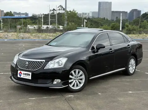 crown 2011 2.5L Royal Leather Sunroof Special Edition