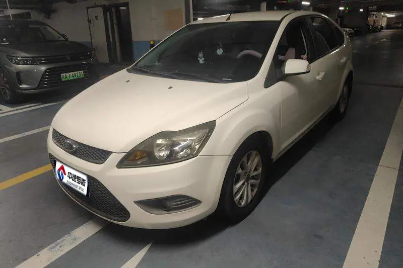 Fox 2013 Hatchback Classic 1.8L Automatic Basic Model