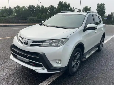 RAV4 Rongfang 2015 2.0L CVT 2WD Fashion Edition