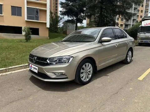 Bora 2016 1.6L Automatic Comfort