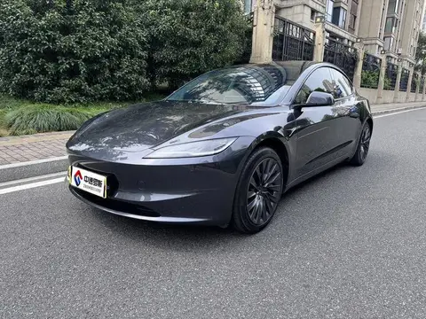 الطراز 3 2023 rear-wheel drive version