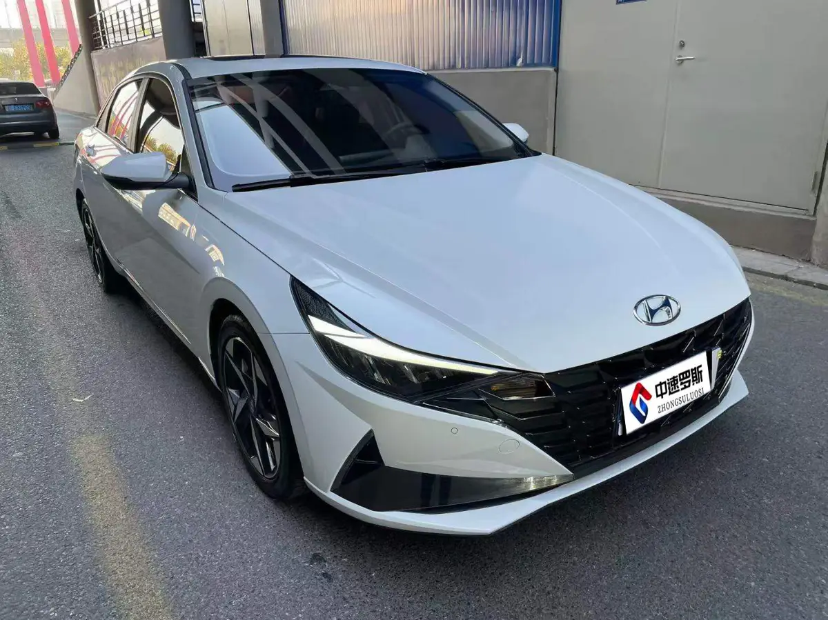 Elantra 2021 1.5L CVT LUX Premium Edition