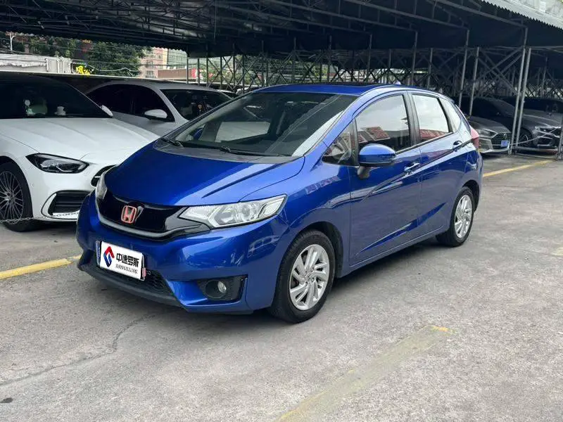 Fit 2016 1.5L SES CVT Fashion Sunroof Edition