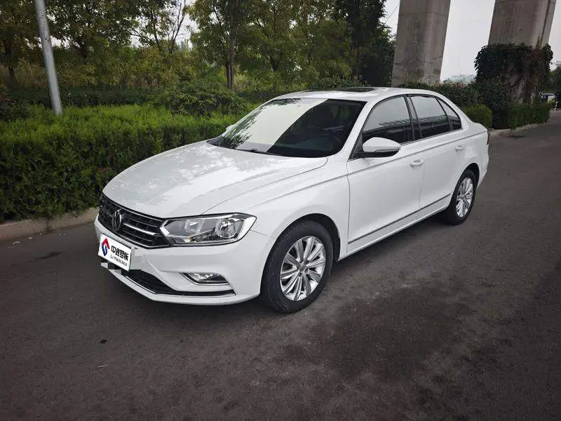 Bora 2016 1.6L Automatic Comfort