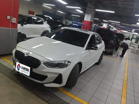 BMW 1 Série 2023 125i M Sport Night Edition