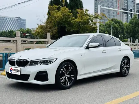 BMW 3 السلسلة 2022 facelift 325i M Sport package