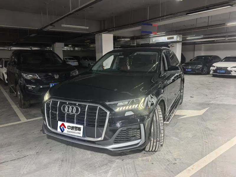 Audi Q7 2020 55 TFSI quattro S line sports model