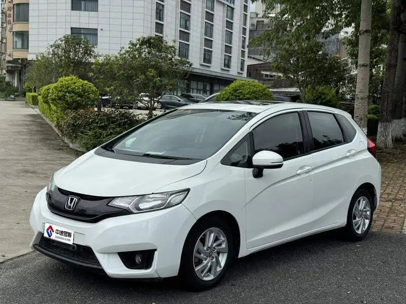 Fit 2016 1.5L SES CVT Fashion Sunroof Edition