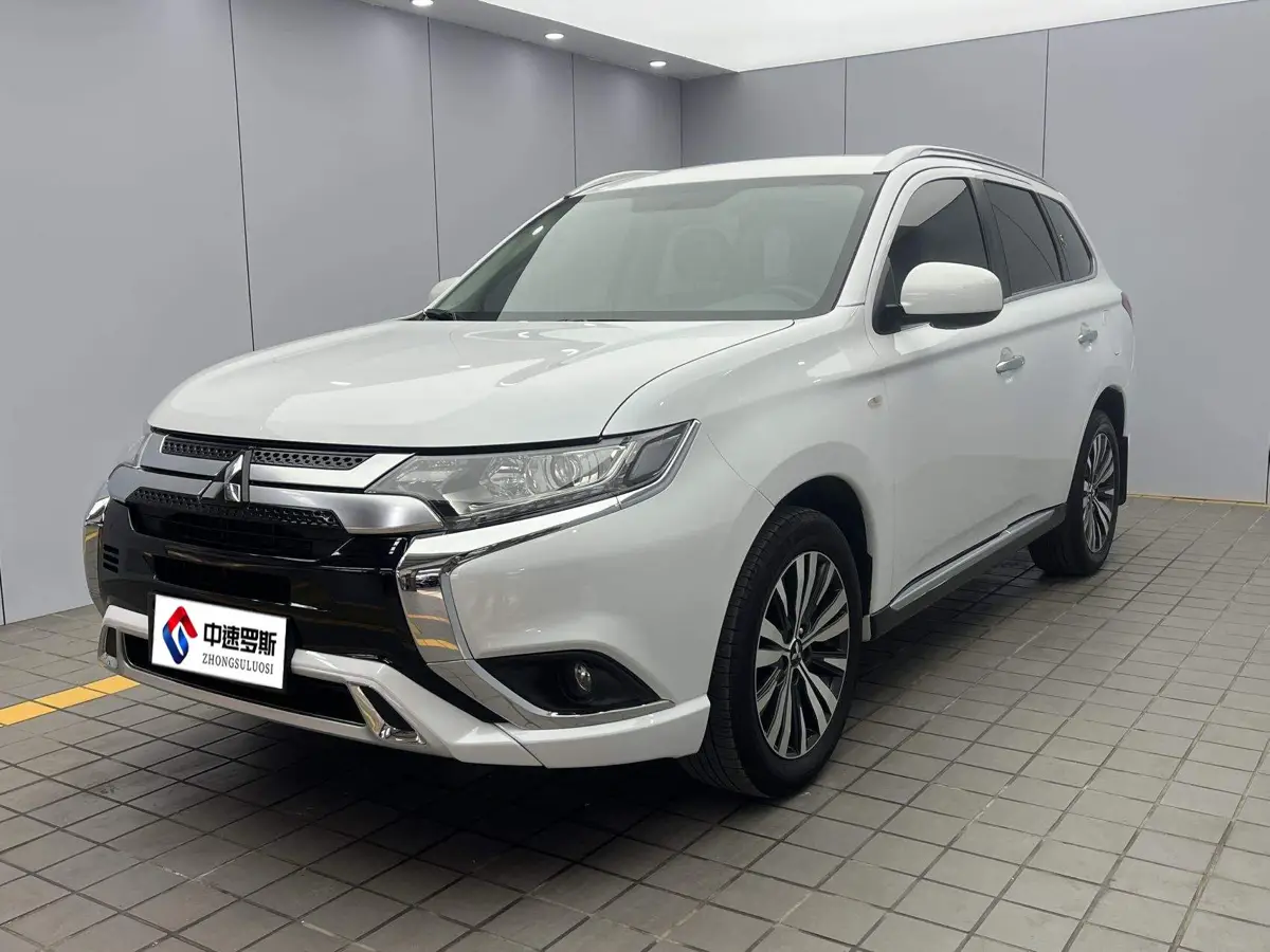 Outlander 2021 2.0L 2WD 5-seater