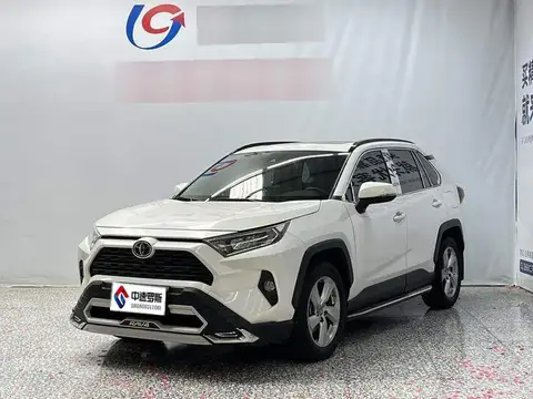 RAV4 Rongfang 2020 2.0L CVT 2WD Fashion Edition