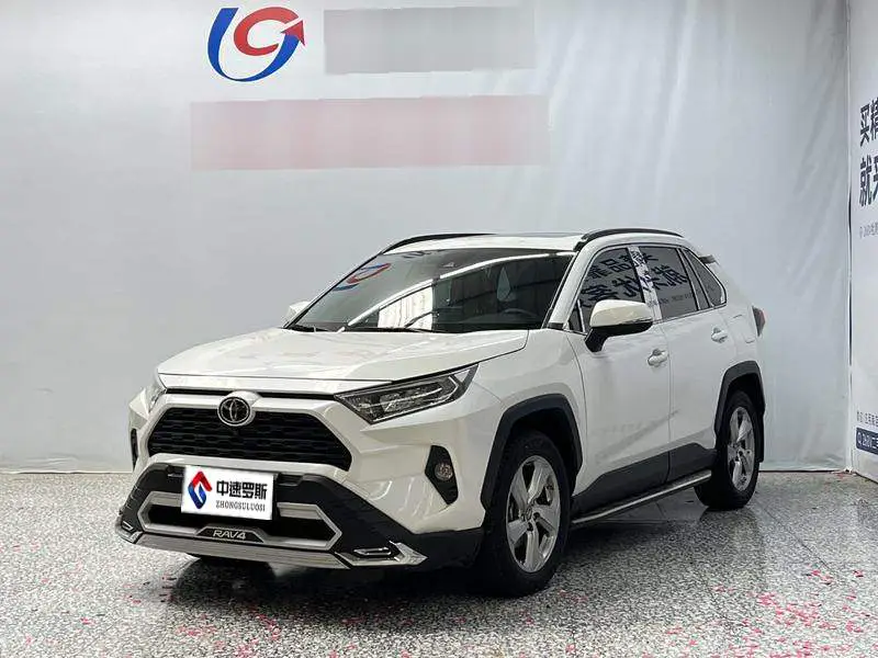 RAV4 Rongfang 2020 2.0L CVT 2WD Fashion Edition