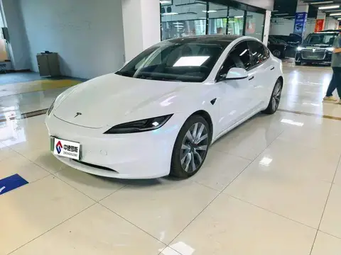 الطراز 3 2023 rear-wheel drive version