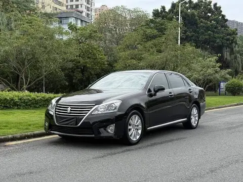 crown 2012 2.5L Royal Leather Edition