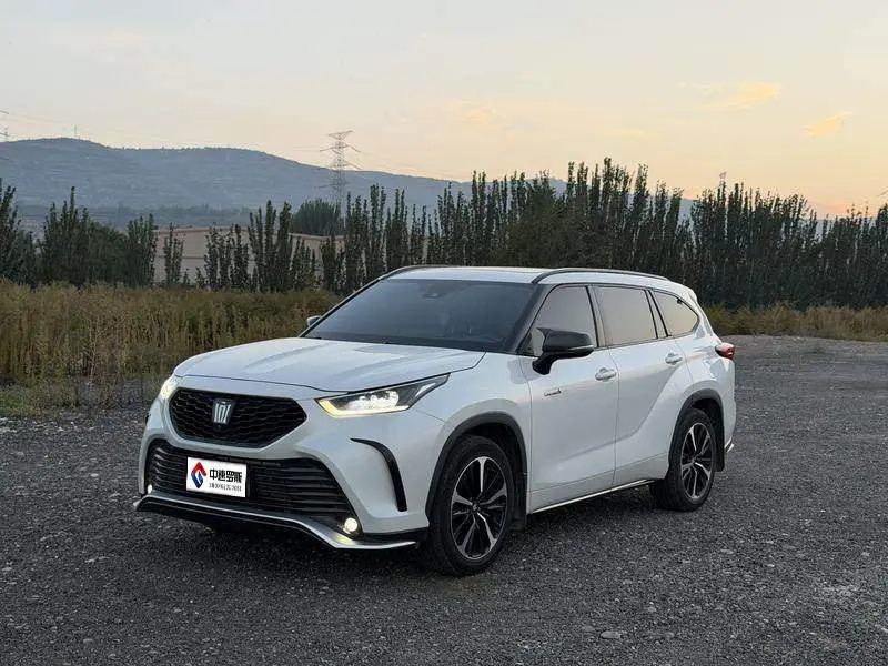 Crown Land 2021 2.5L HEV 4WD Premium Edition