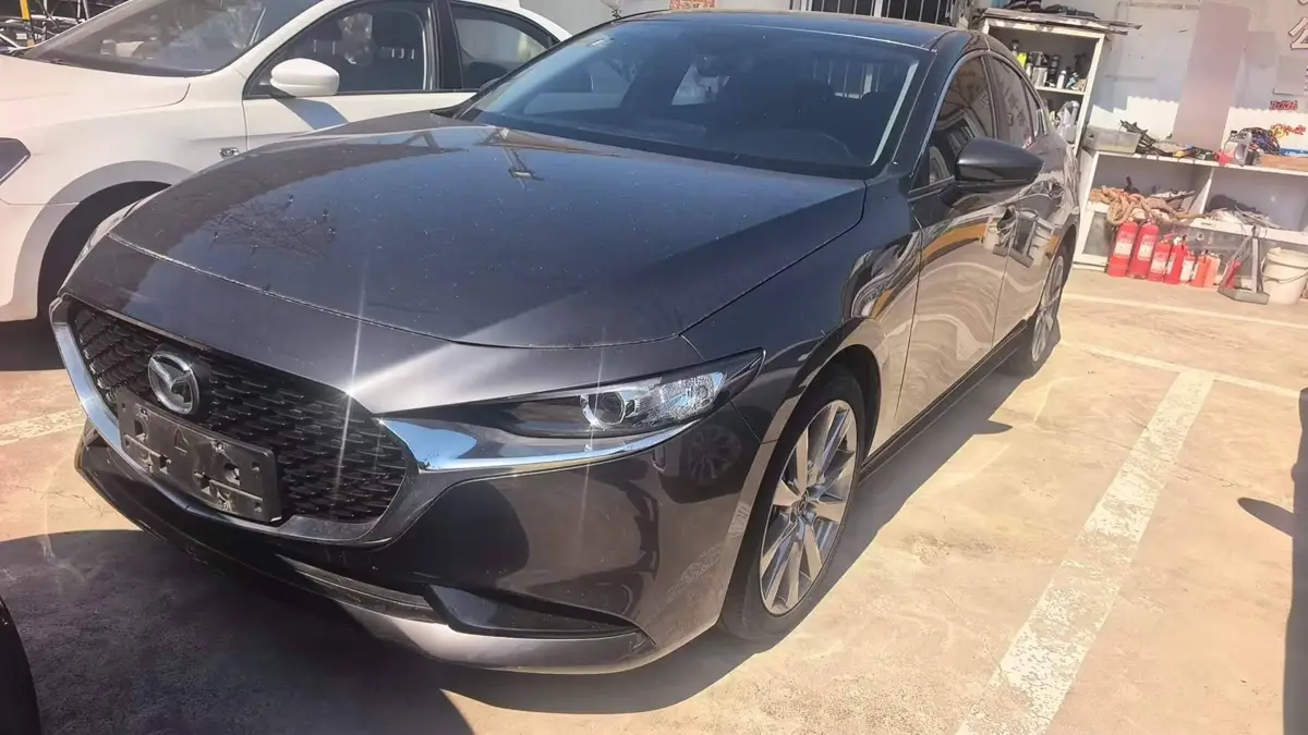 Mazda 3 Angkesaila 2023 2.0L Automatic Premium Edition